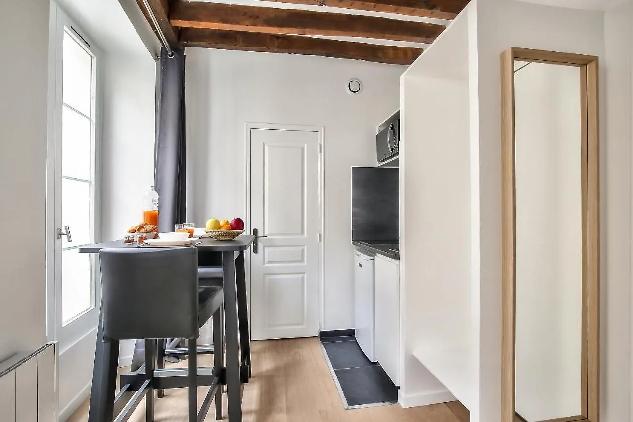 Cosy Mezzanine Studio In The Heart Of パリ