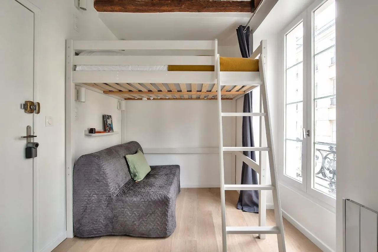 Cosy Mezzanine Studio In The Heart Of パリ 0*,