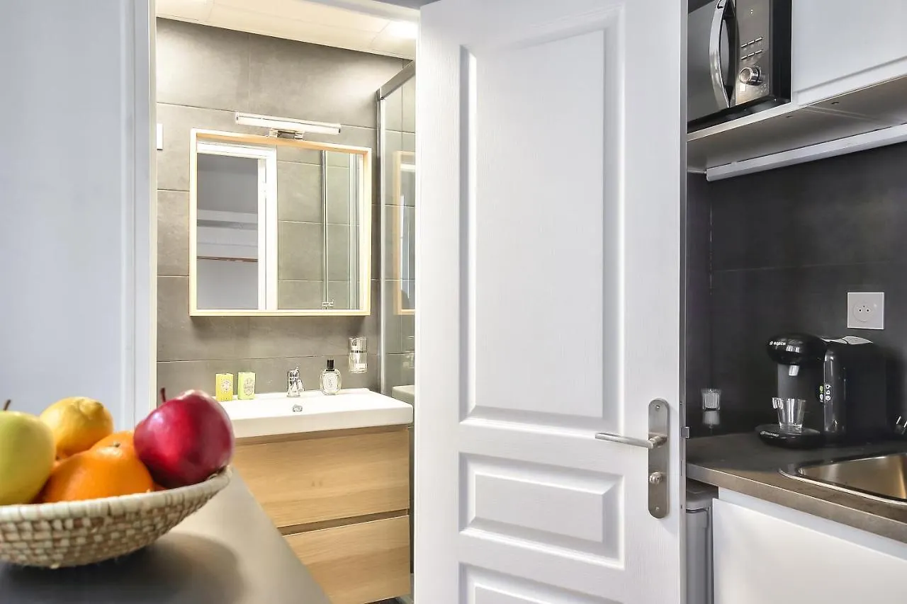 Cosy Mezzanine Studio In The Heart Of パリ アパート