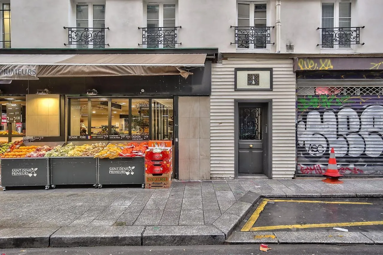 Cosy Mezzanine Studio In The Heart Of Paris