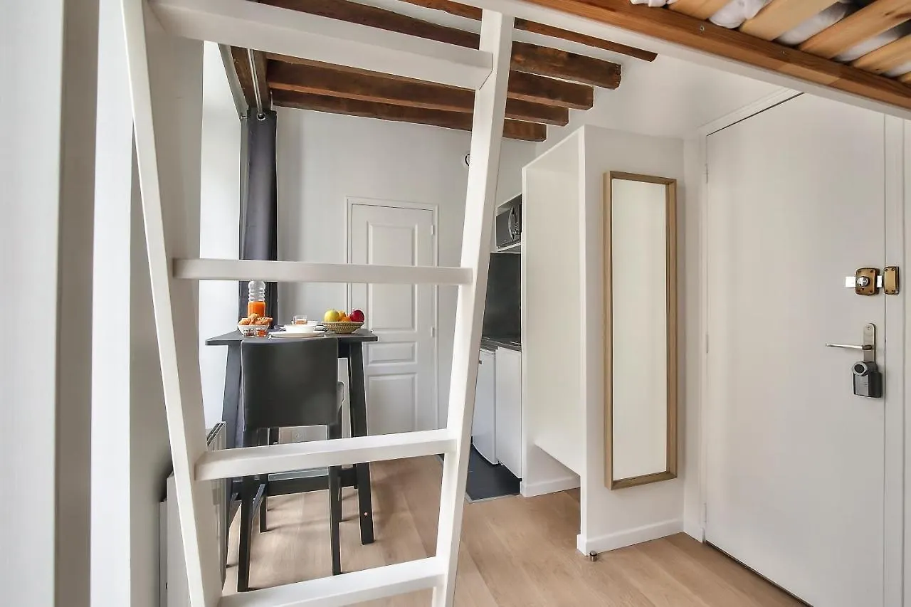 Cosy Mezzanine Studio In The Heart Of Paris 0*,