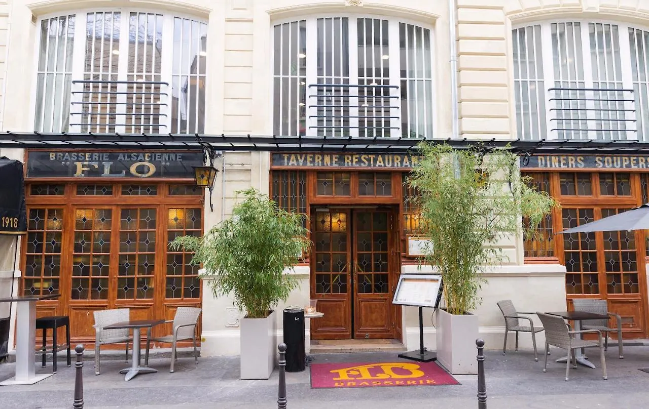 Cosy Mezzanine Studio In The Heart Of Paris